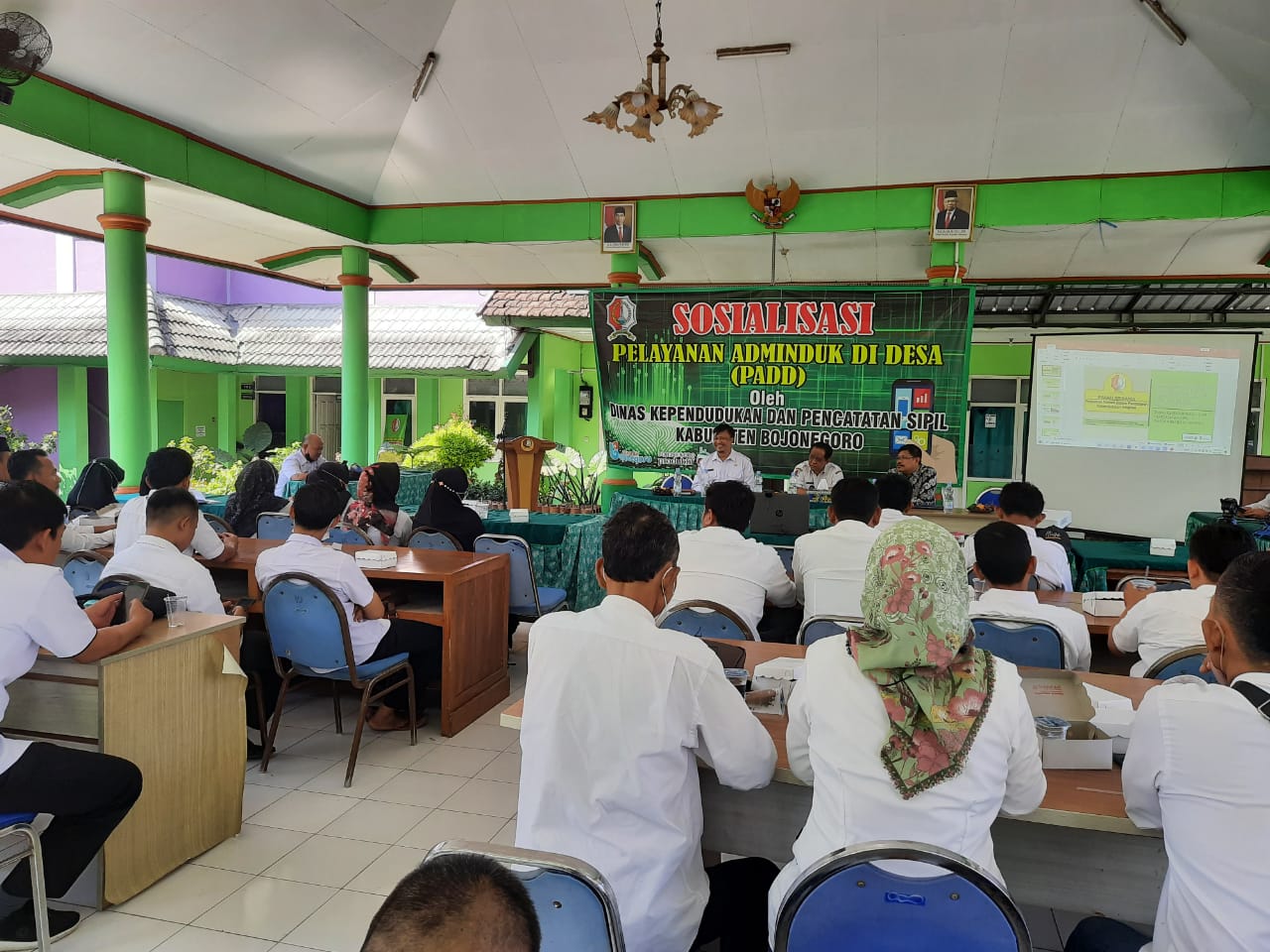 Sosialisasi Pelayanan Adminduk Desa Di Kecamatan Boureno Dan Kecamatan Kepohbaru