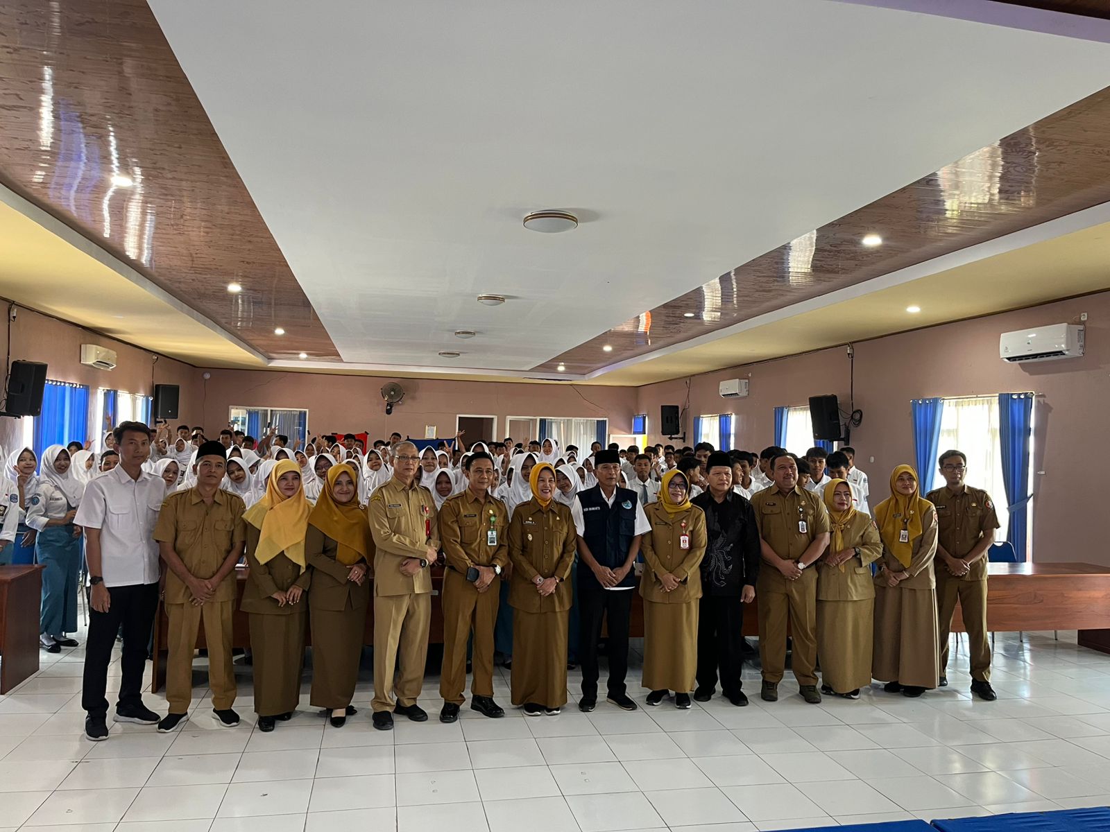 Dinas Dukcapil Bojonegoro Gelar Perekaman KTP - El di  SMKN 2 Bojonegoro