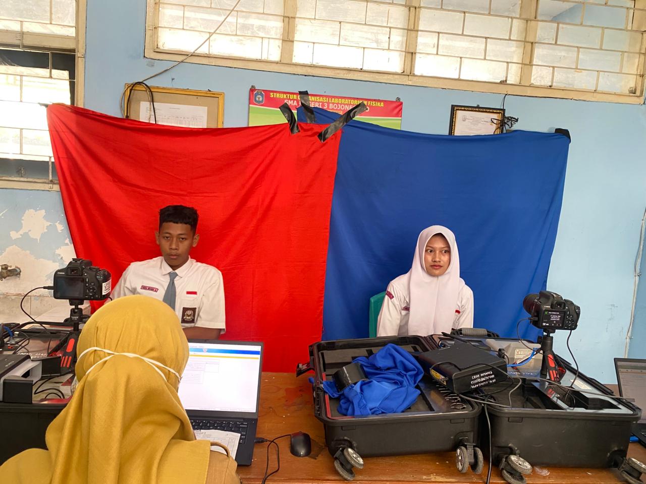 Mudah dan Cepat, Siswa SMAN 3 Bojonegoro Kini Bisa Rekam e-KTP Tanpa Antri Panjang