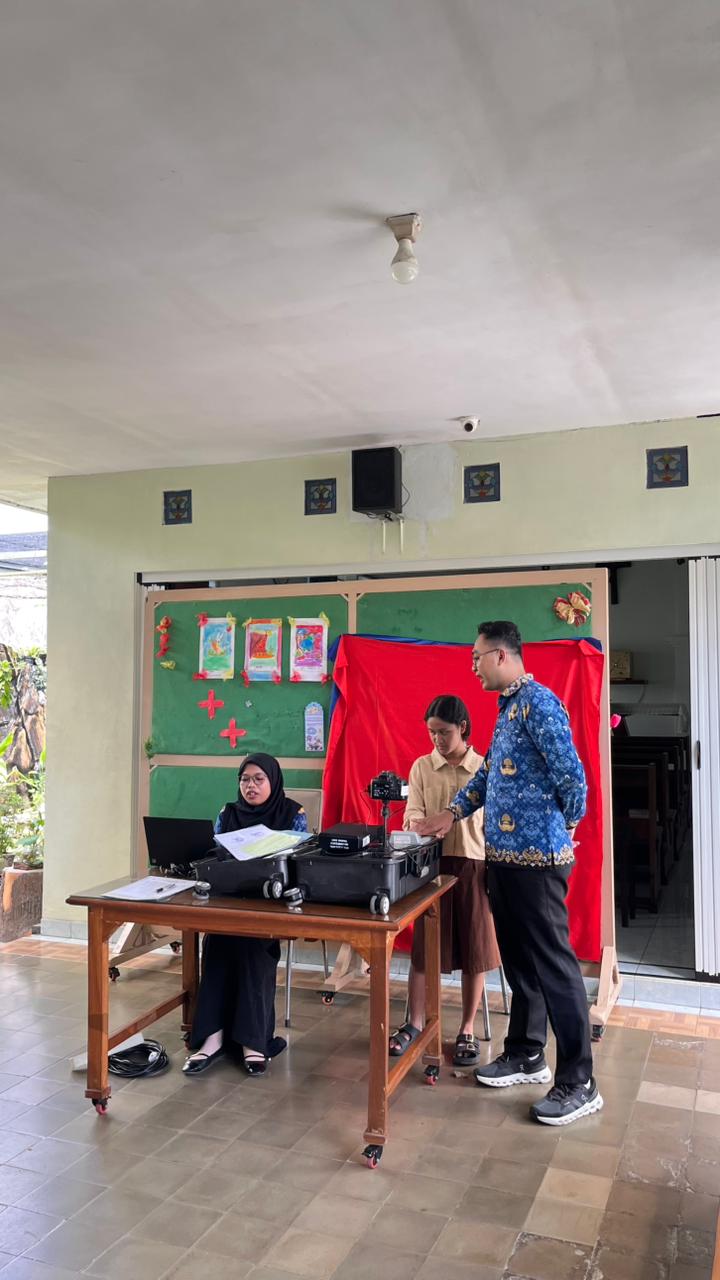 Jemput Bola di LKSA Santa Anna