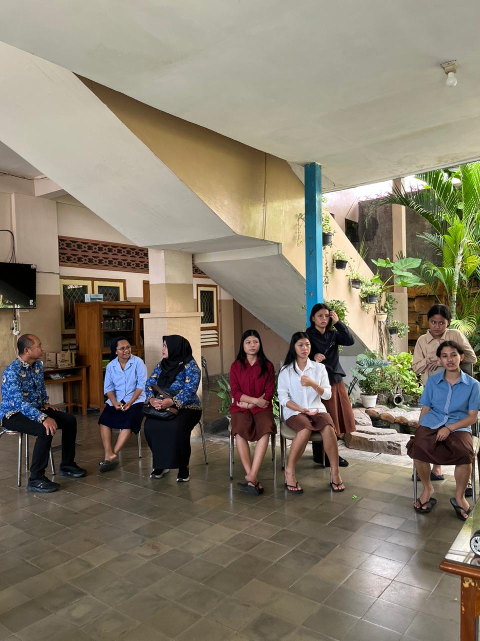Jemput Bola di LKSA Santa Anna